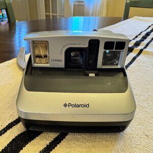 POLAROID ONE 600 ULTRA INSTANT FILM PHOTO VINTAGE  CAMERA-Untested
